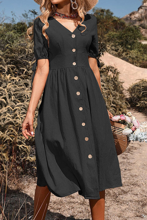 Robe en coton et lin de couleur unie à manches courtes et col en V
