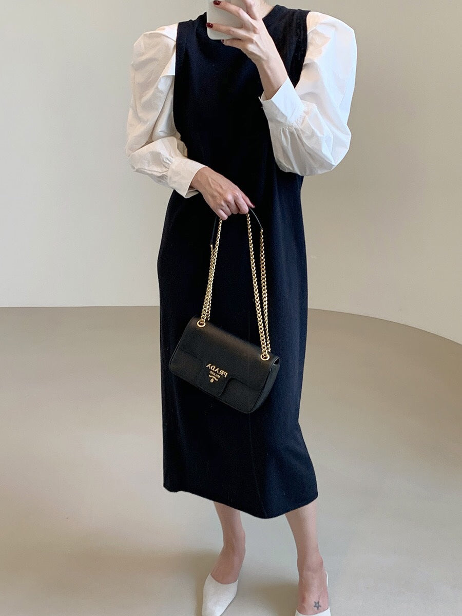 Elegantes Strickkleid mit Puffärmeln und Rundhalsausschnitt