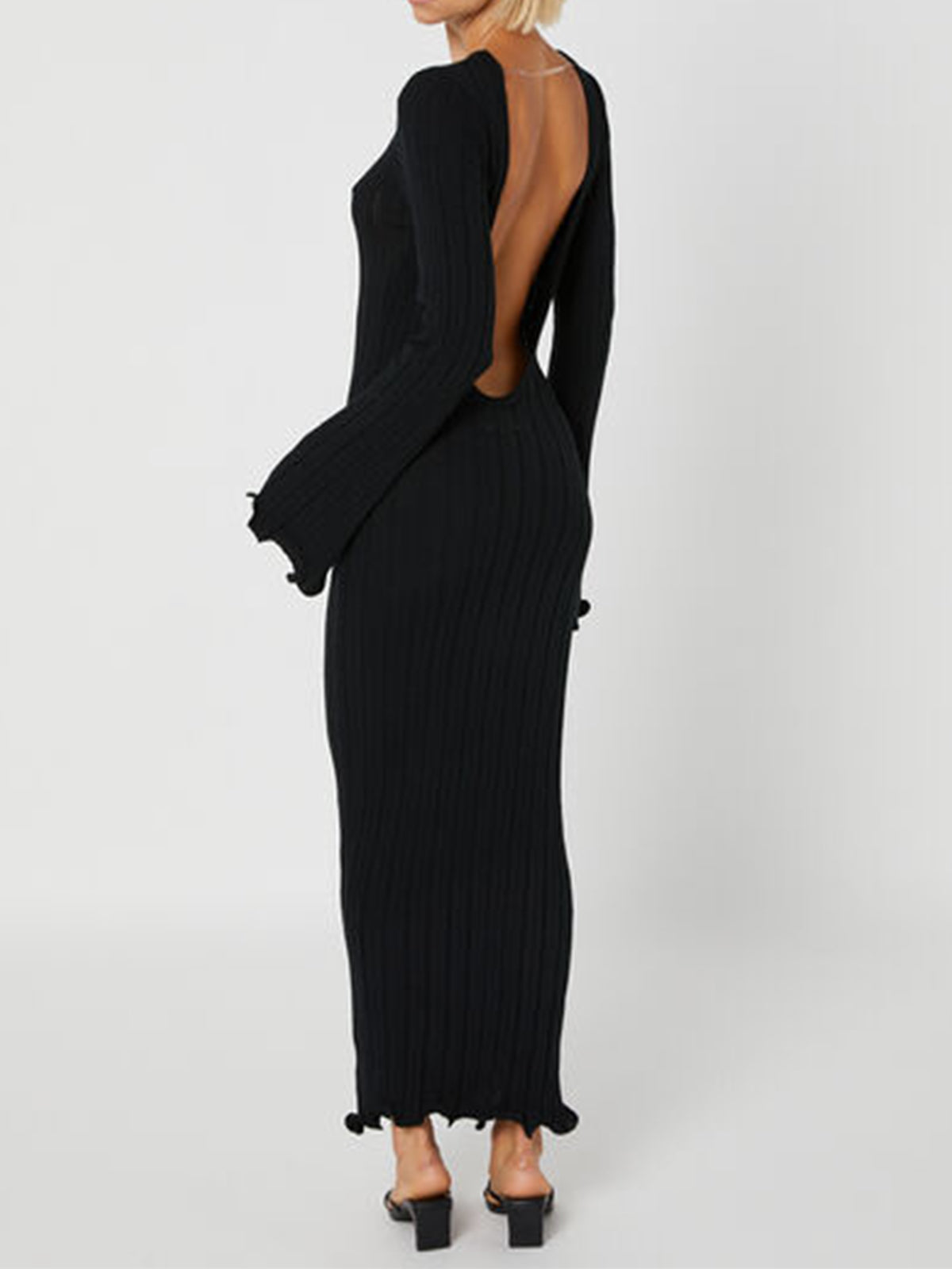 Tranquility – Geripptes, rückenfreies, langärmliges Kleid