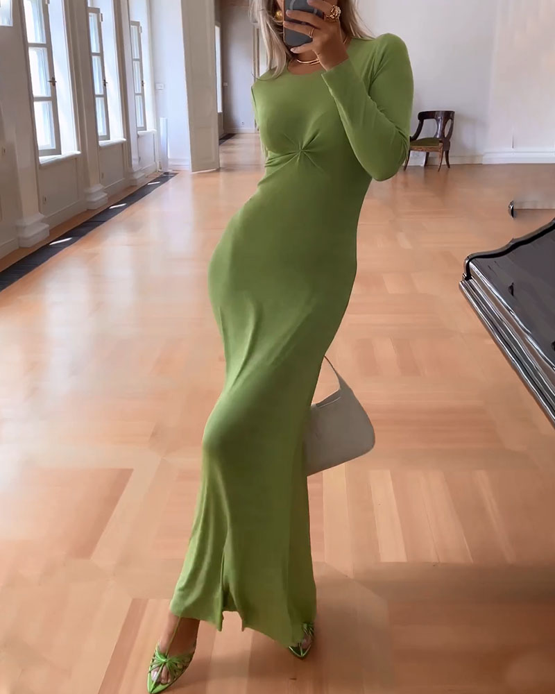 Schickes tailliertes langes Kleid