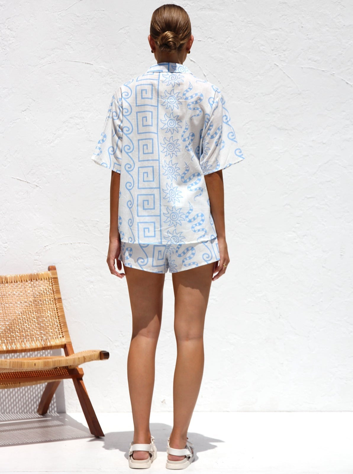 Blau bedrucktes Hemd und Shorts, lässiges Set