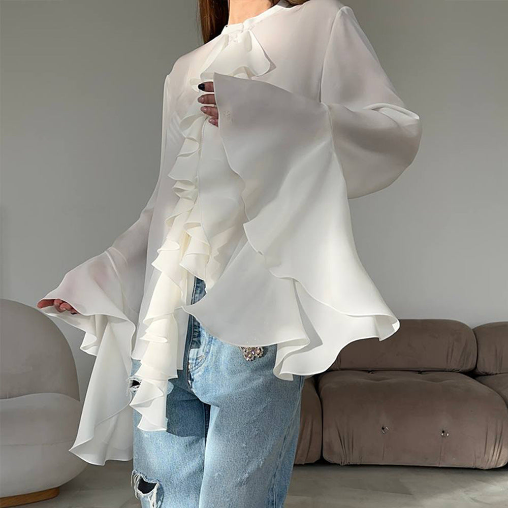 Blusa con volantes en cascada de gasa transparente y manga acampanada con cuello redondo