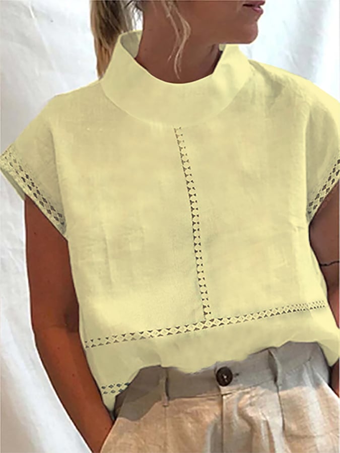 Camisa casual con diseño de encaje y medio cuello alto