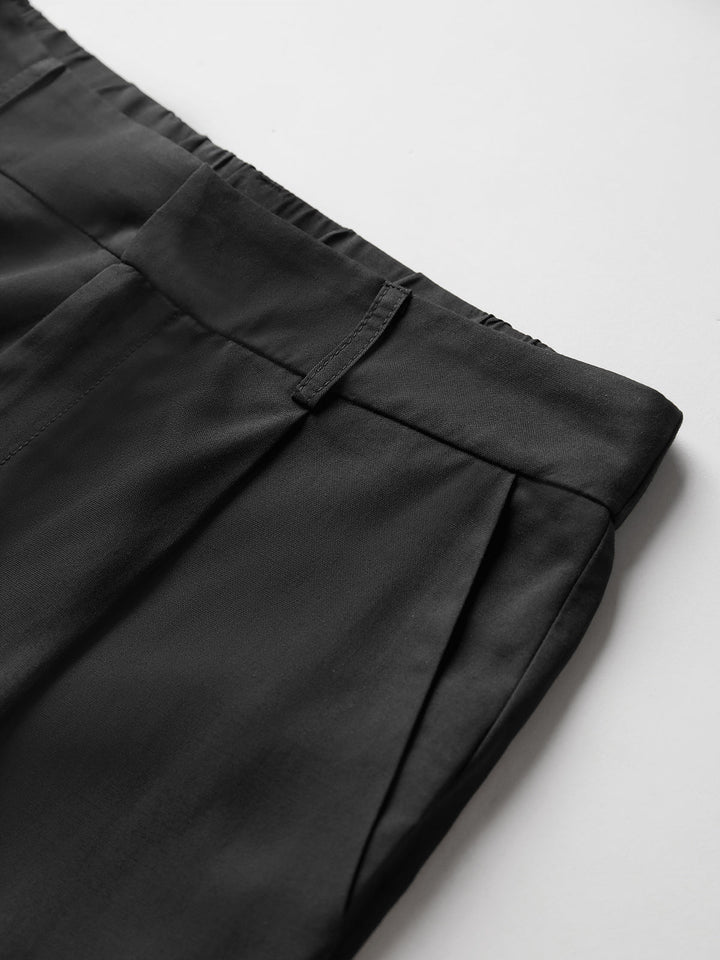 Übergroße Hose mit hoher Taille und Bügelfalten vorne 
