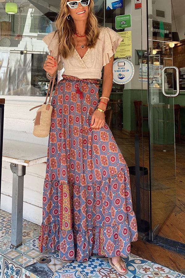 Falda larga con borlas y cintura elástica con estampado bohemio de Audrina