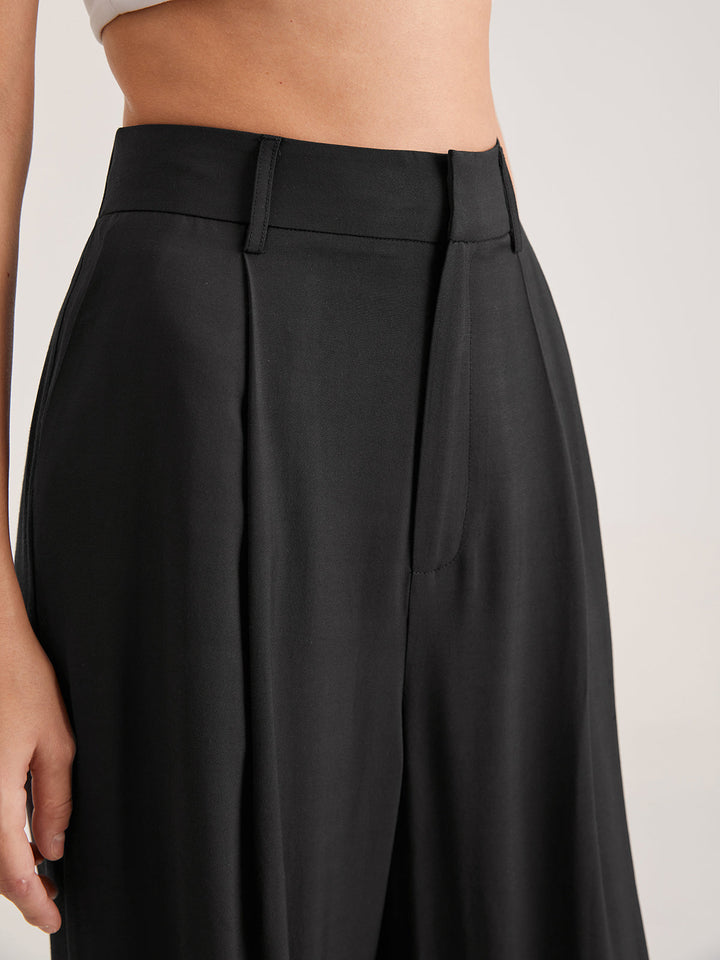 Übergroße Hose mit hoher Taille und Bügelfalten vorne 