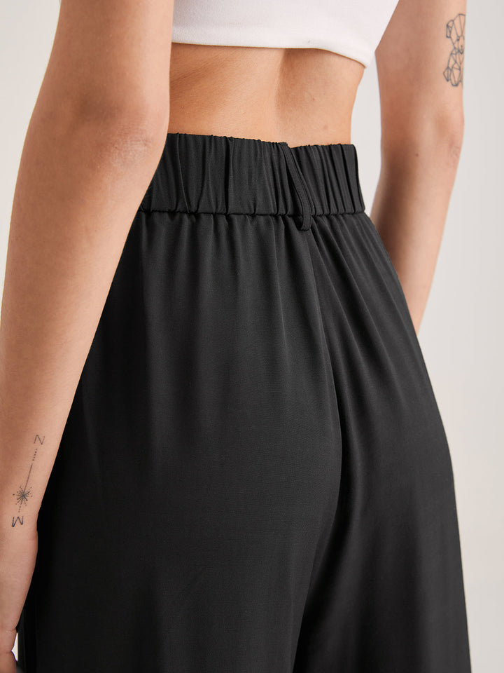 Übergroße Hose mit hoher Taille und Bügelfalten vorne 