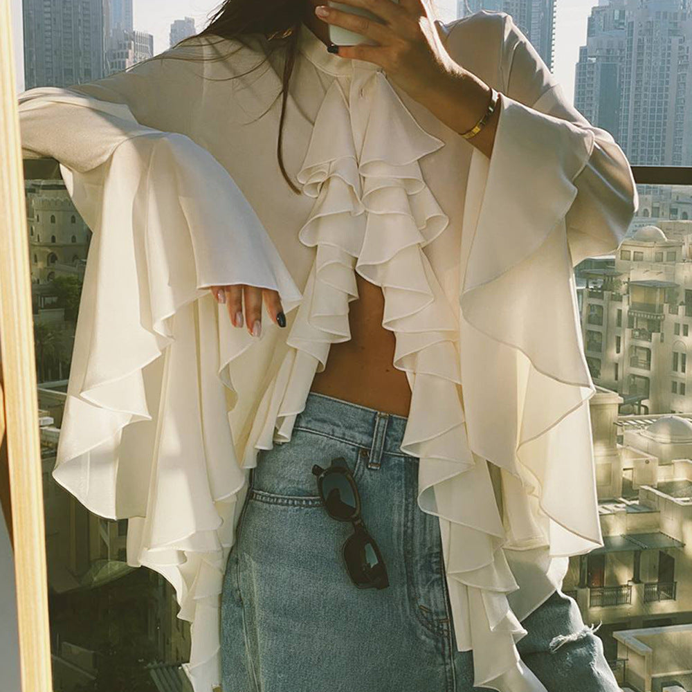 Blusa con volantes en cascada de gasa transparente y manga acampanada con cuello redondo