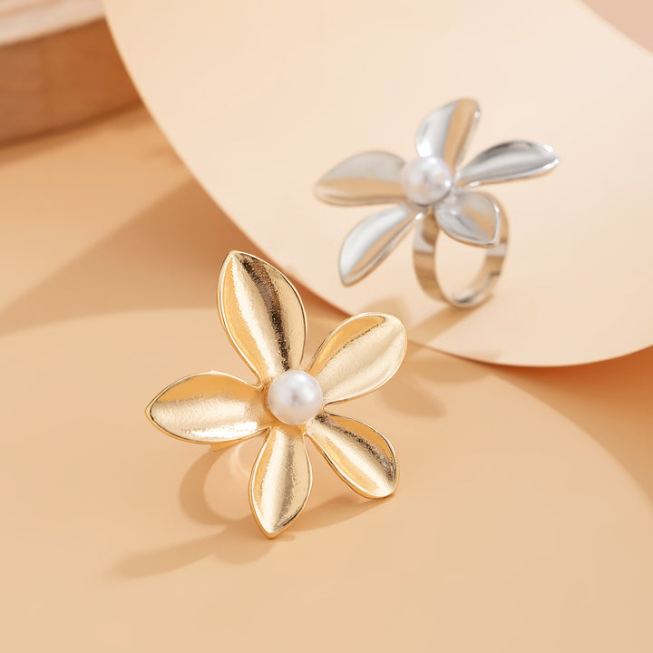 Anello regolabile con fiore oversize