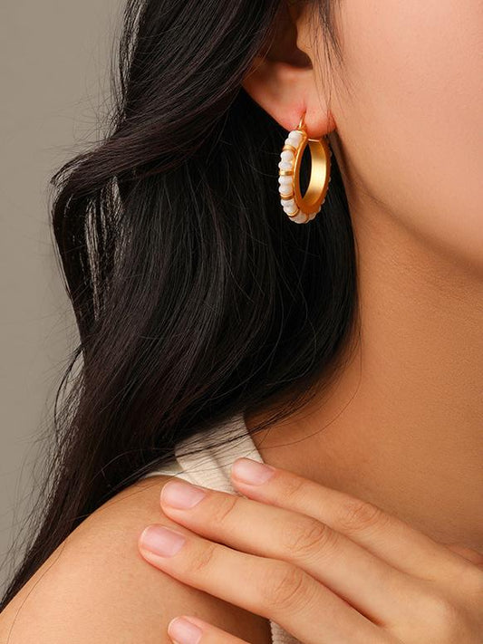 Pendientes redondos con cuentas de piedra natural de colores