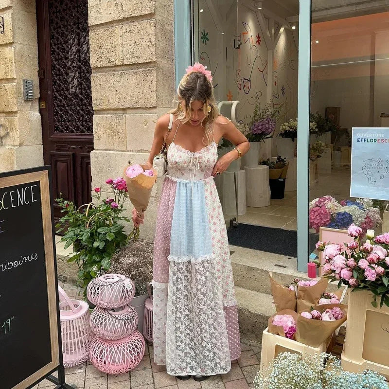 Vestido largo con cordones y estampado floral de encaje