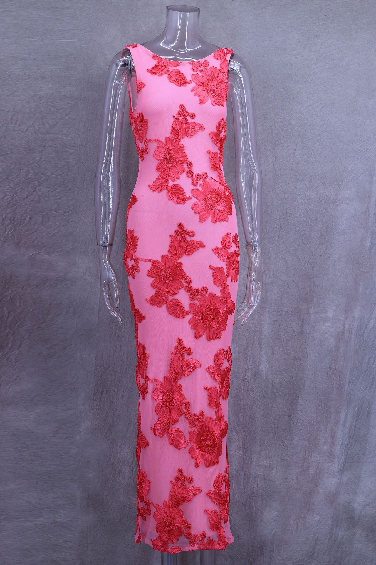 Exquisito vestido largo ajustado con estampado floral en 3D