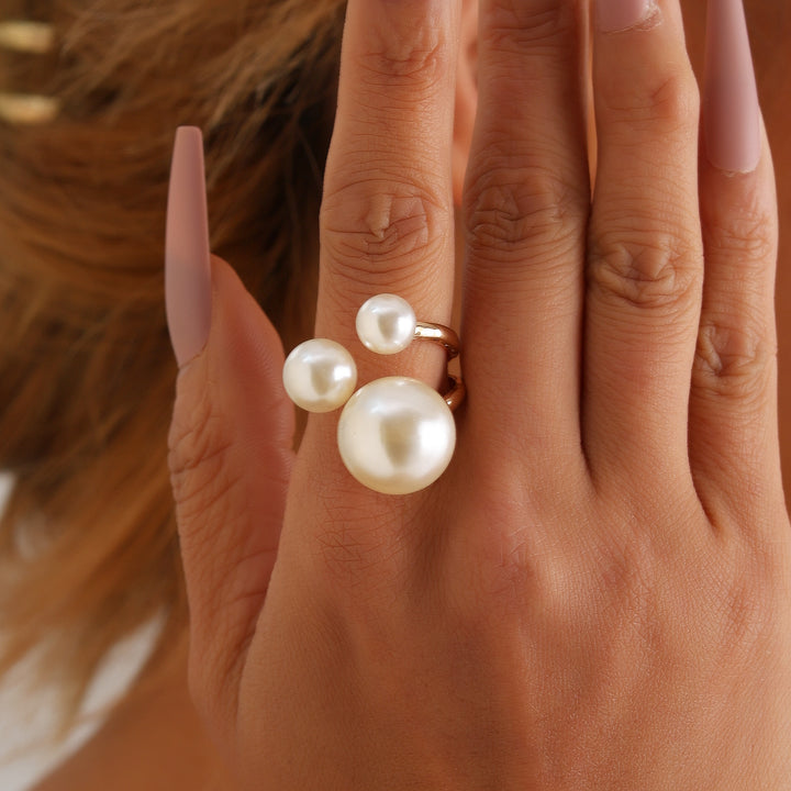 Anello regolabile con tre perle
