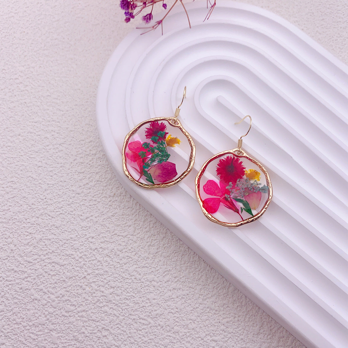 Pendientes de oro con flores secas multicolores Drop Glue