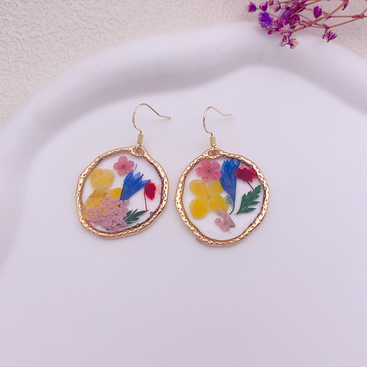 Pendientes de oro con flores secas multicolores Drop Glue