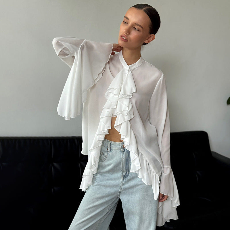 Blusa con volantes en cascada de gasa transparente y manga acampanada con cuello redondo