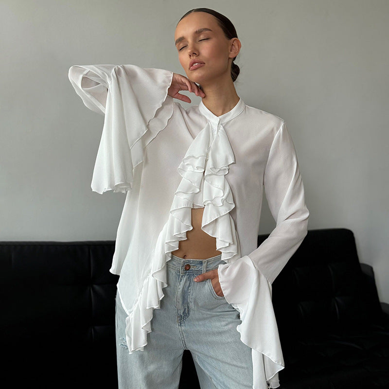 Blusa con volantes en cascada de gasa transparente y manga acampanada con cuello redondo