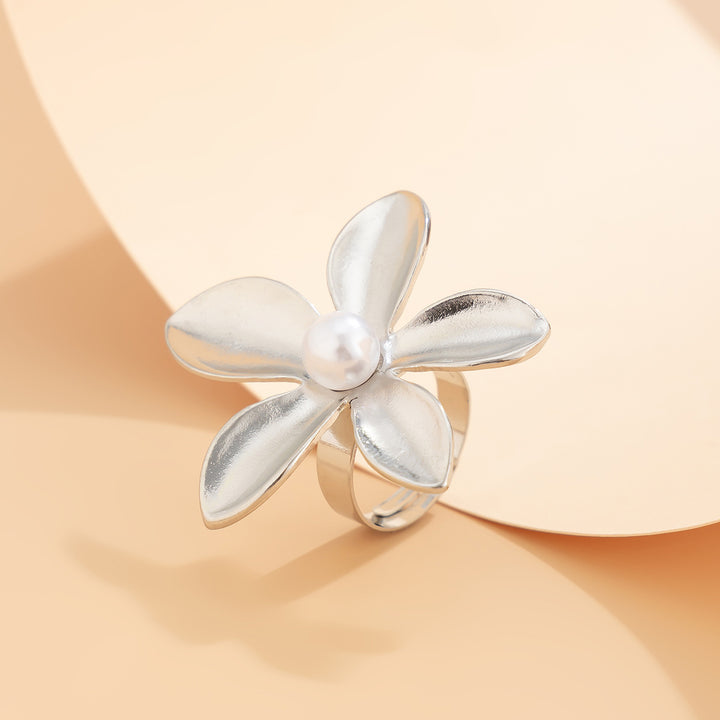 Anello regolabile con fiore oversize