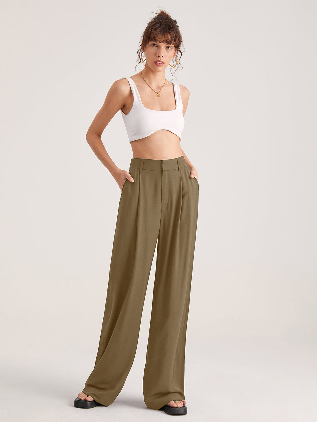 Übergroße Hose mit hoher Taille und Bügelfalten vorne 
