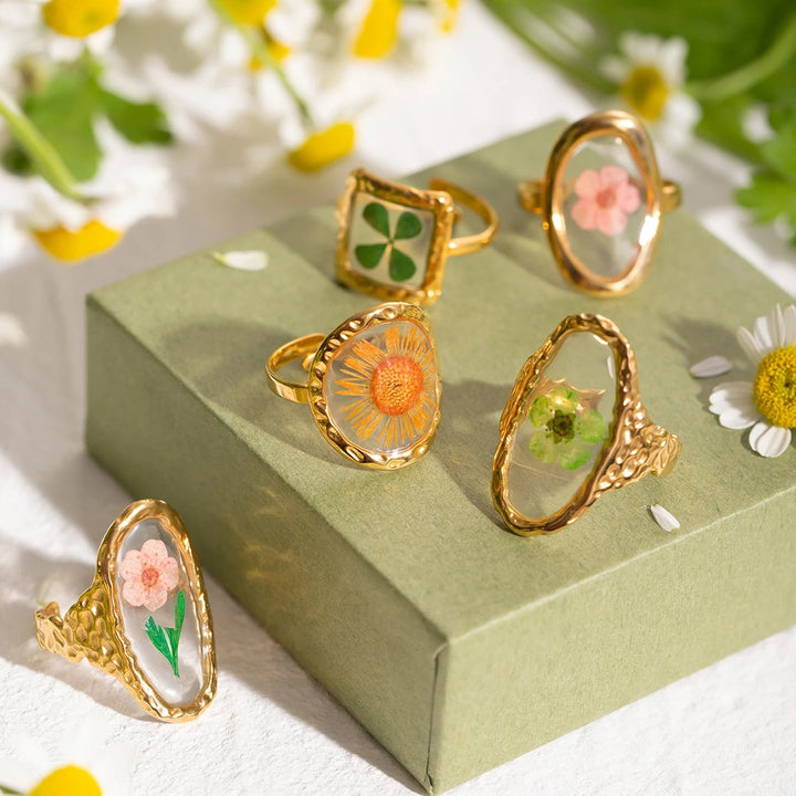 Anello retrò con fiore eterno